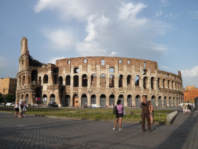ローマのコロッセオ、2000年前の建物とは思えない！（イタリア）