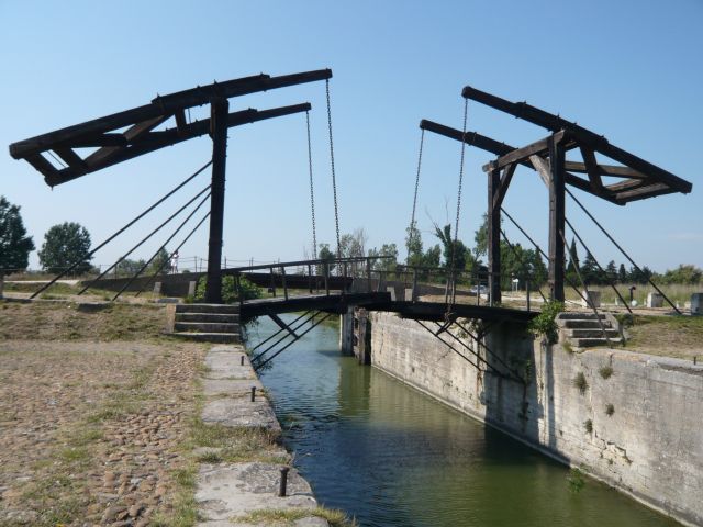 美術で出てくる、「アルルの跳ね橋（ゴッホ）」実物